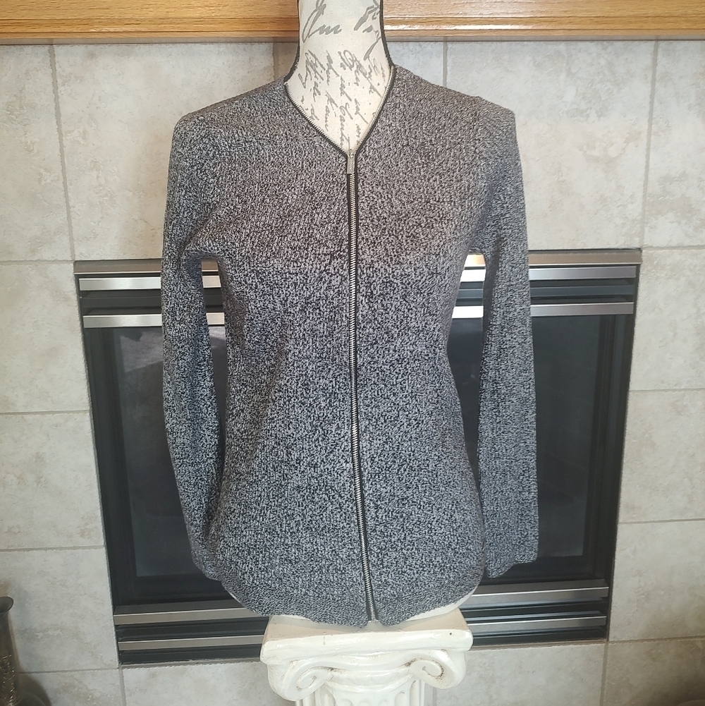 Calvin Klein 🔥 3/$20 Thin Gray Zip-Up Sweater!